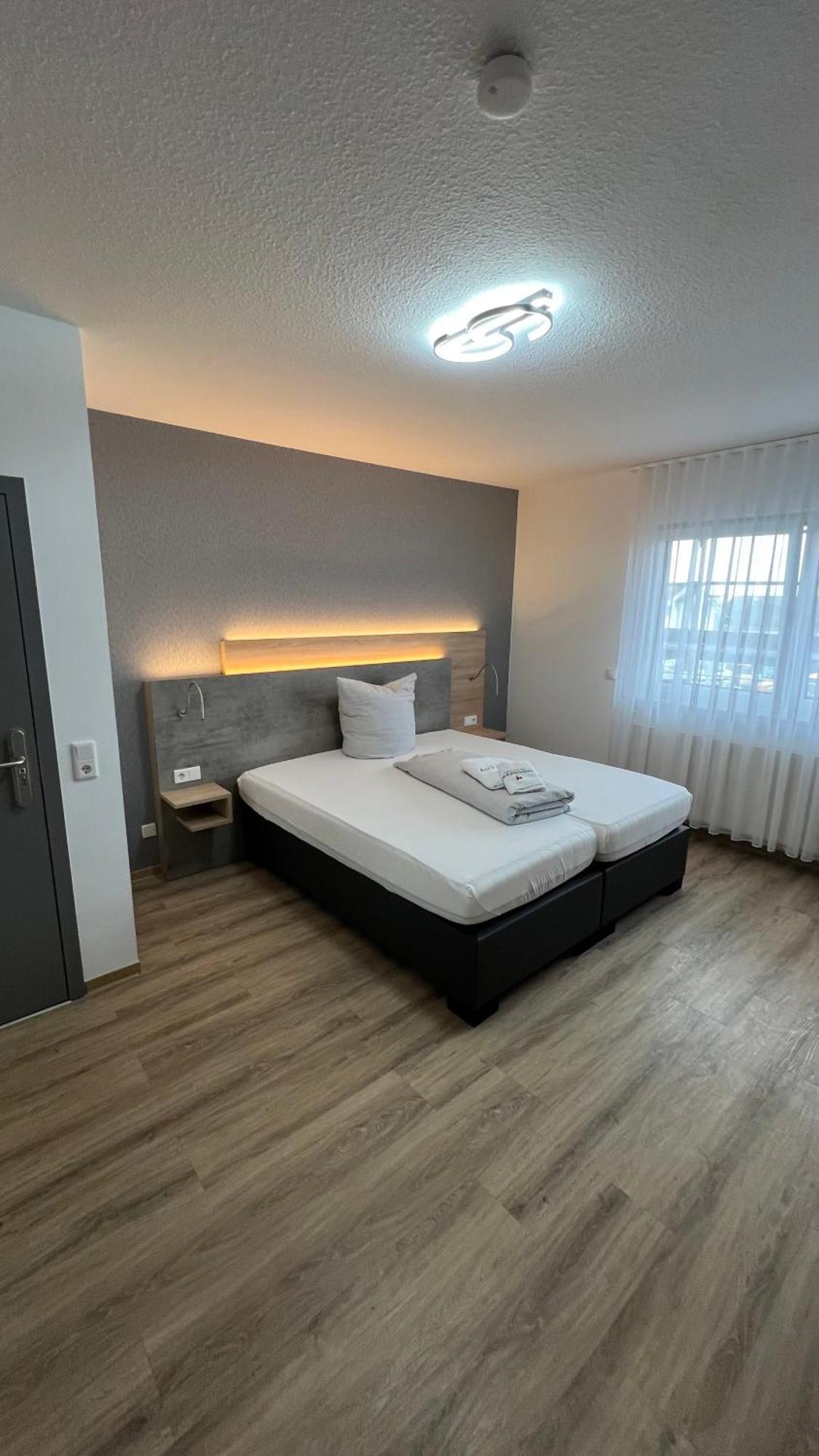 Hotel & Restaurant Am Kirschberg Alten Buseck Екстер'єр фото