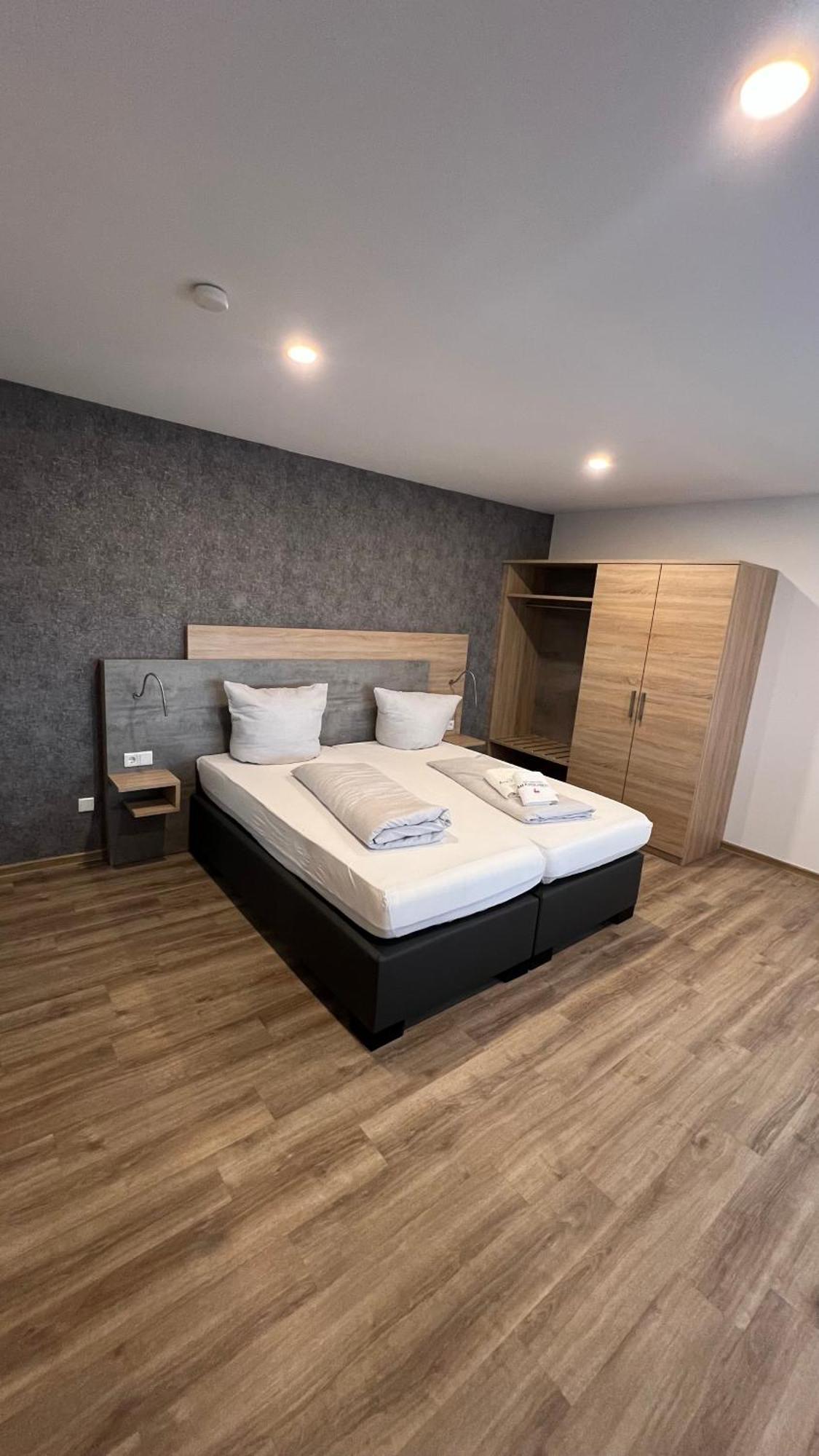 Hotel & Restaurant Am Kirschberg Alten Buseck Екстер'єр фото