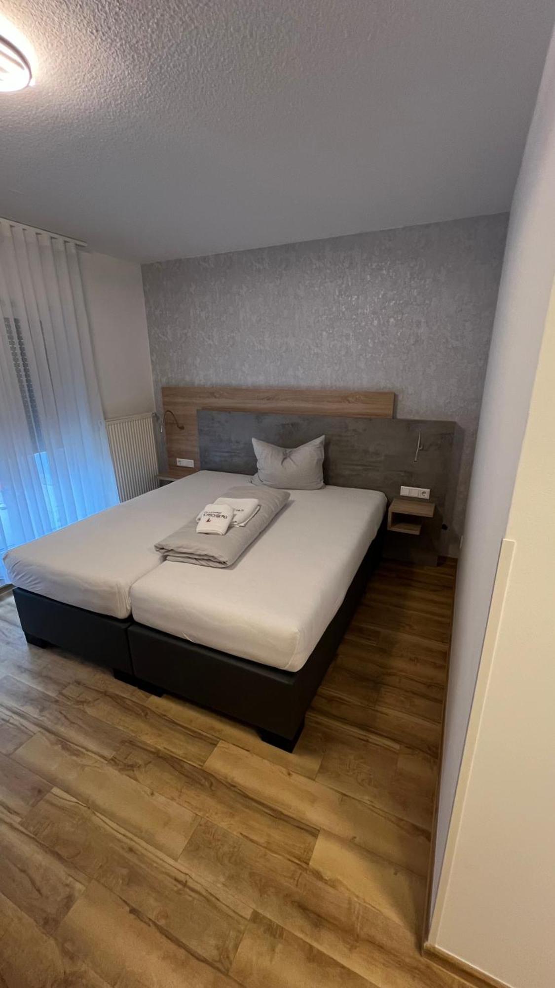 Hotel & Restaurant Am Kirschberg Alten Buseck Екстер'єр фото
