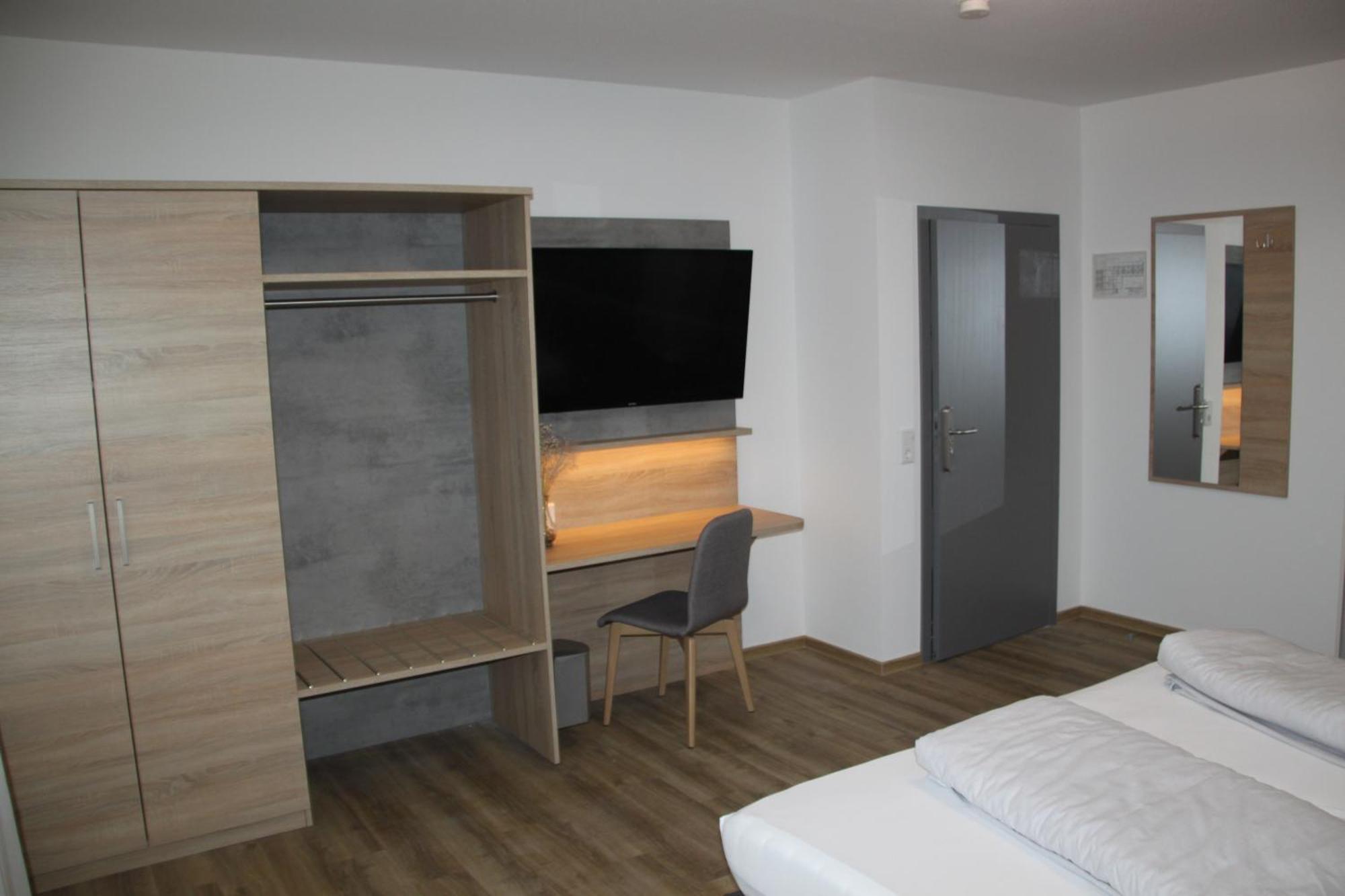 Hotel & Restaurant Am Kirschberg Alten Buseck Екстер'єр фото