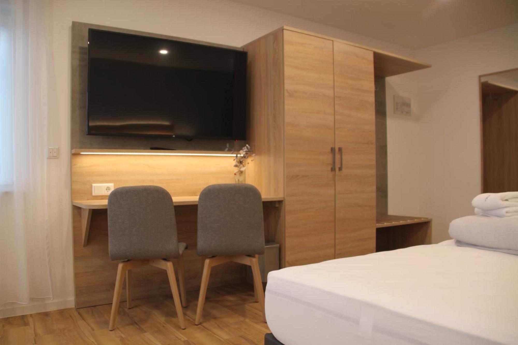 Hotel & Restaurant Am Kirschberg Alten Buseck Екстер'єр фото