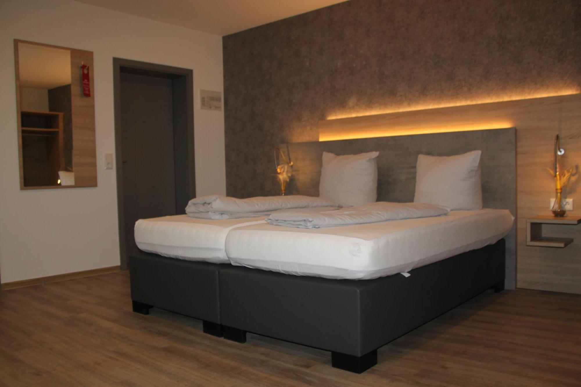 Hotel & Restaurant Am Kirschberg Alten Buseck Екстер'єр фото