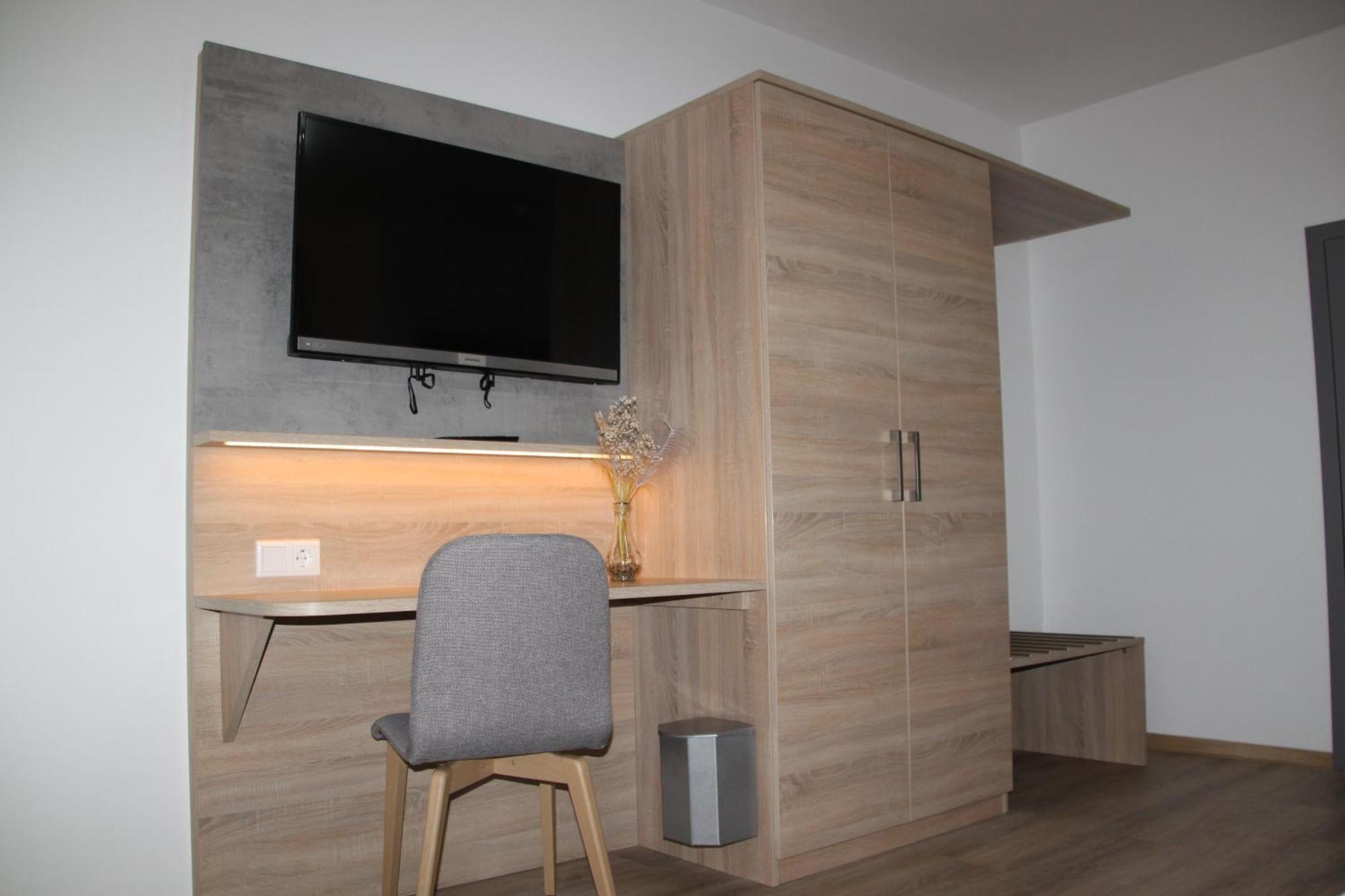 Hotel & Restaurant Am Kirschberg Alten Buseck Екстер'єр фото