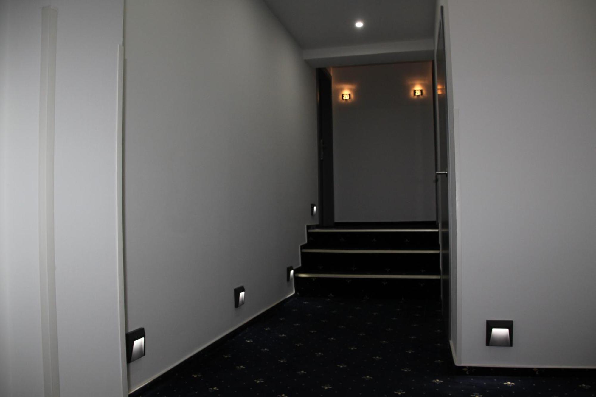 Hotel & Restaurant Am Kirschberg Alten Buseck Екстер'єр фото
