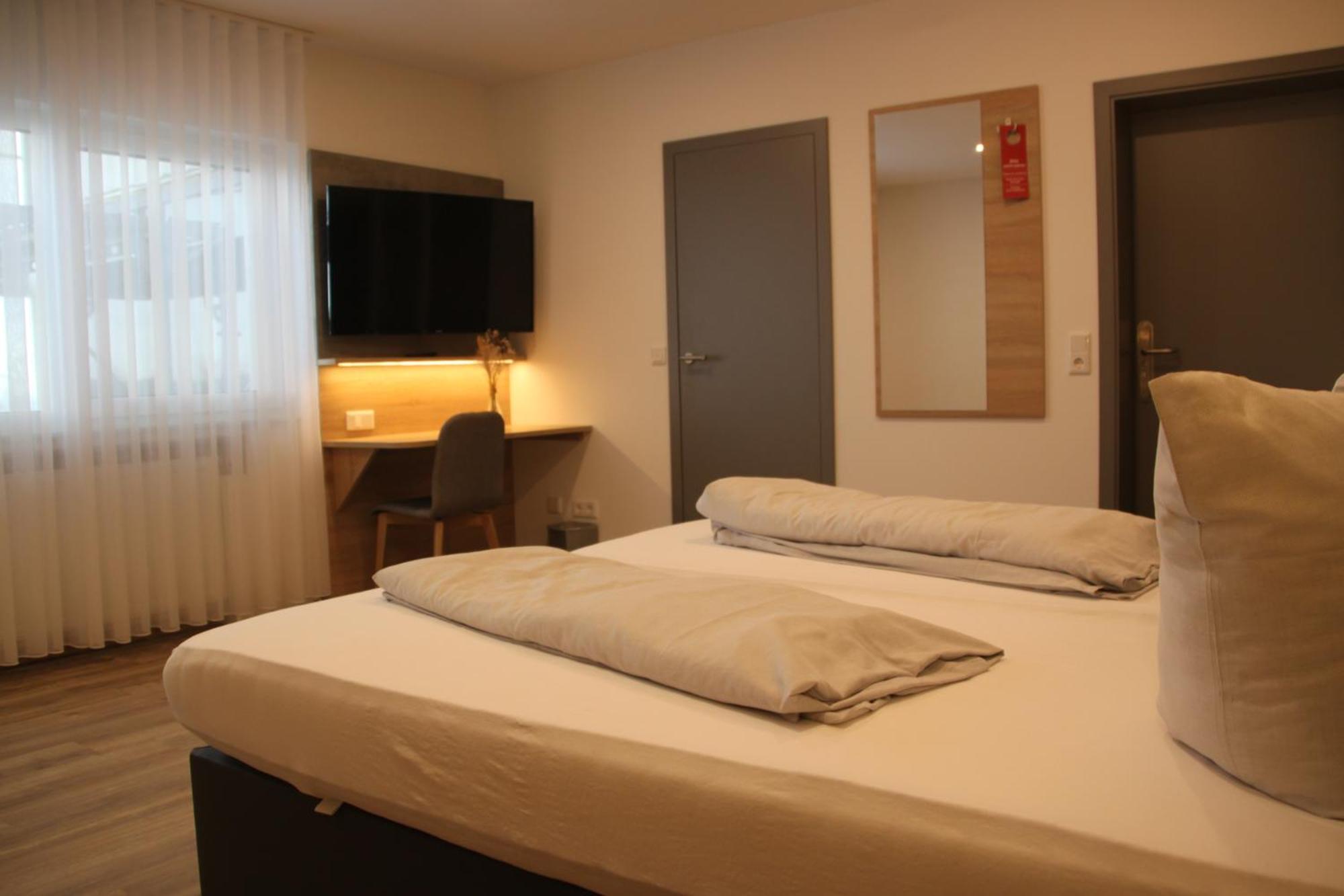 Hotel & Restaurant Am Kirschberg Alten Buseck Екстер'єр фото