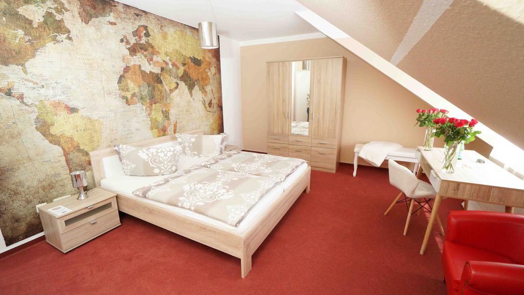 Hotel & Restaurant Am Kirschberg Alten Buseck Екстер'єр фото